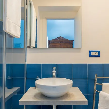 לינה וארוחת בוקר Elite Luxury 4*