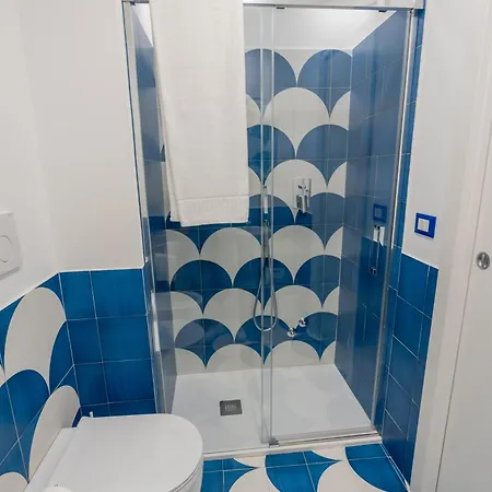 לינה וארוחת בוקר Elite Luxury 4*