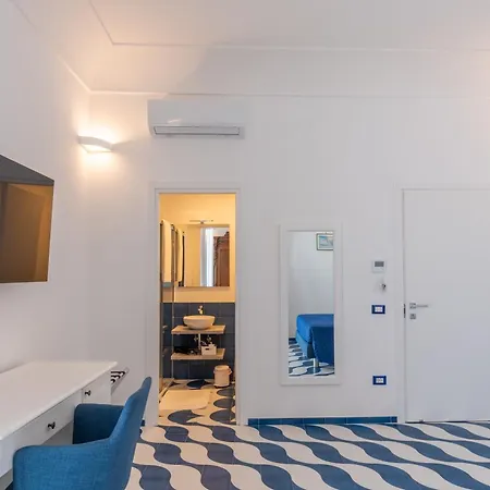 Elite Luxury לינה וארוחת בוקר 4*