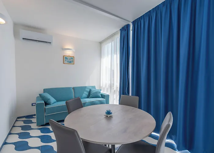 Elite Luxury 4* Minori