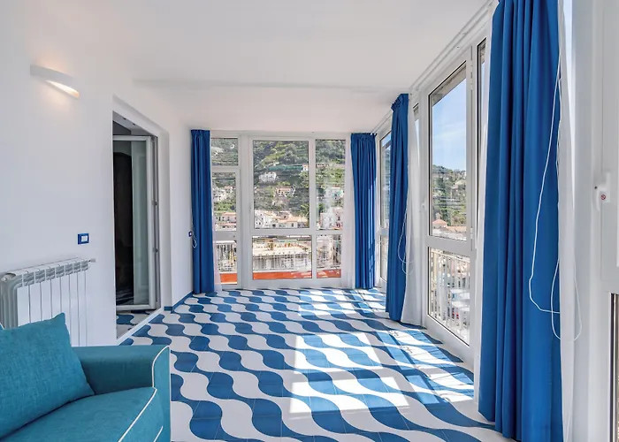 Elite Luxury 4* Minori